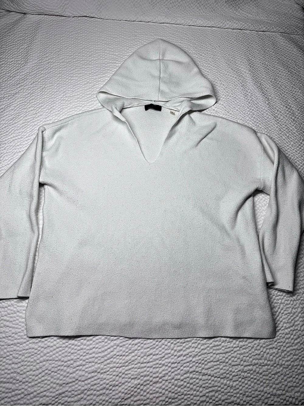 Tahari White Hooded V-Neck Knit Sweater Size Large Relaxed Fit